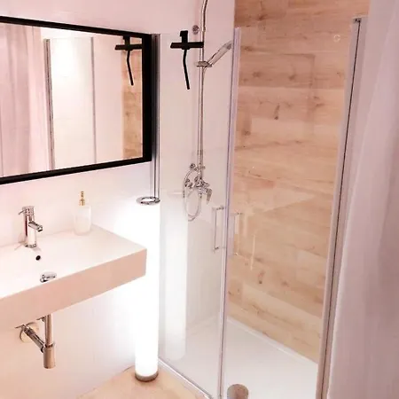 Insel-reetkate Auf Mit Hund *